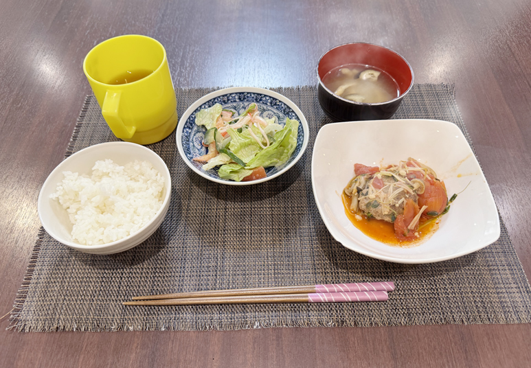 グループホームなでしこの家-決まったメニューはありません！楽しい食事