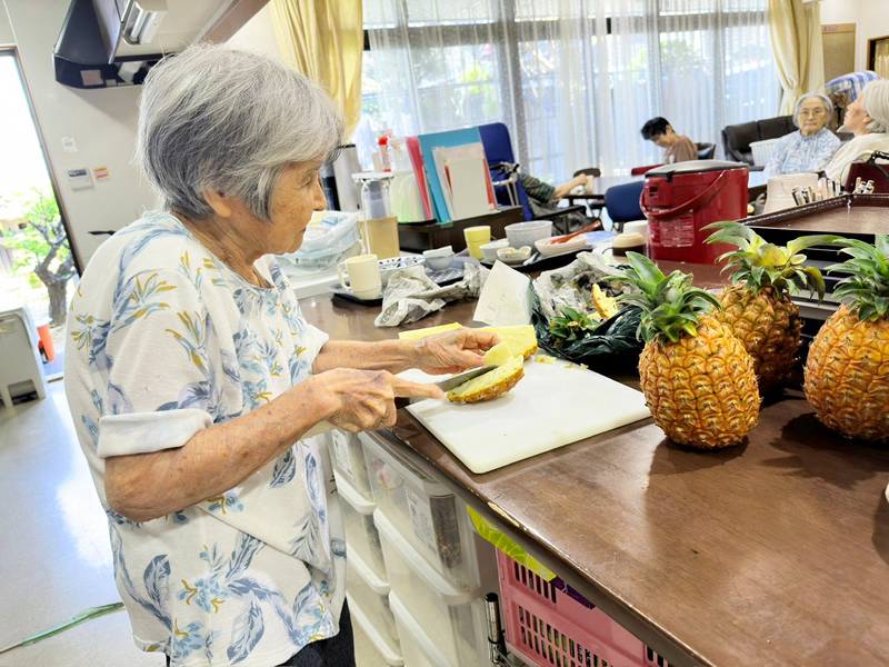 グループホームなでしこの家-まだまだ現役！それぞれの役割分担で家事をします